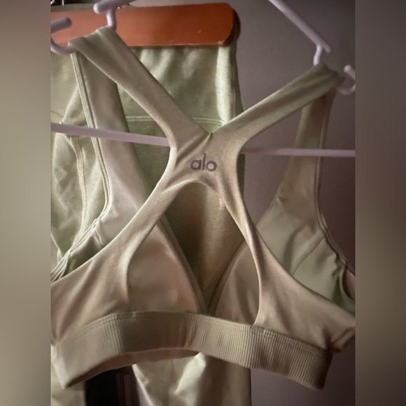 Alo Yoga Leggings & Bra set XS/SM - Picture 6 of 12